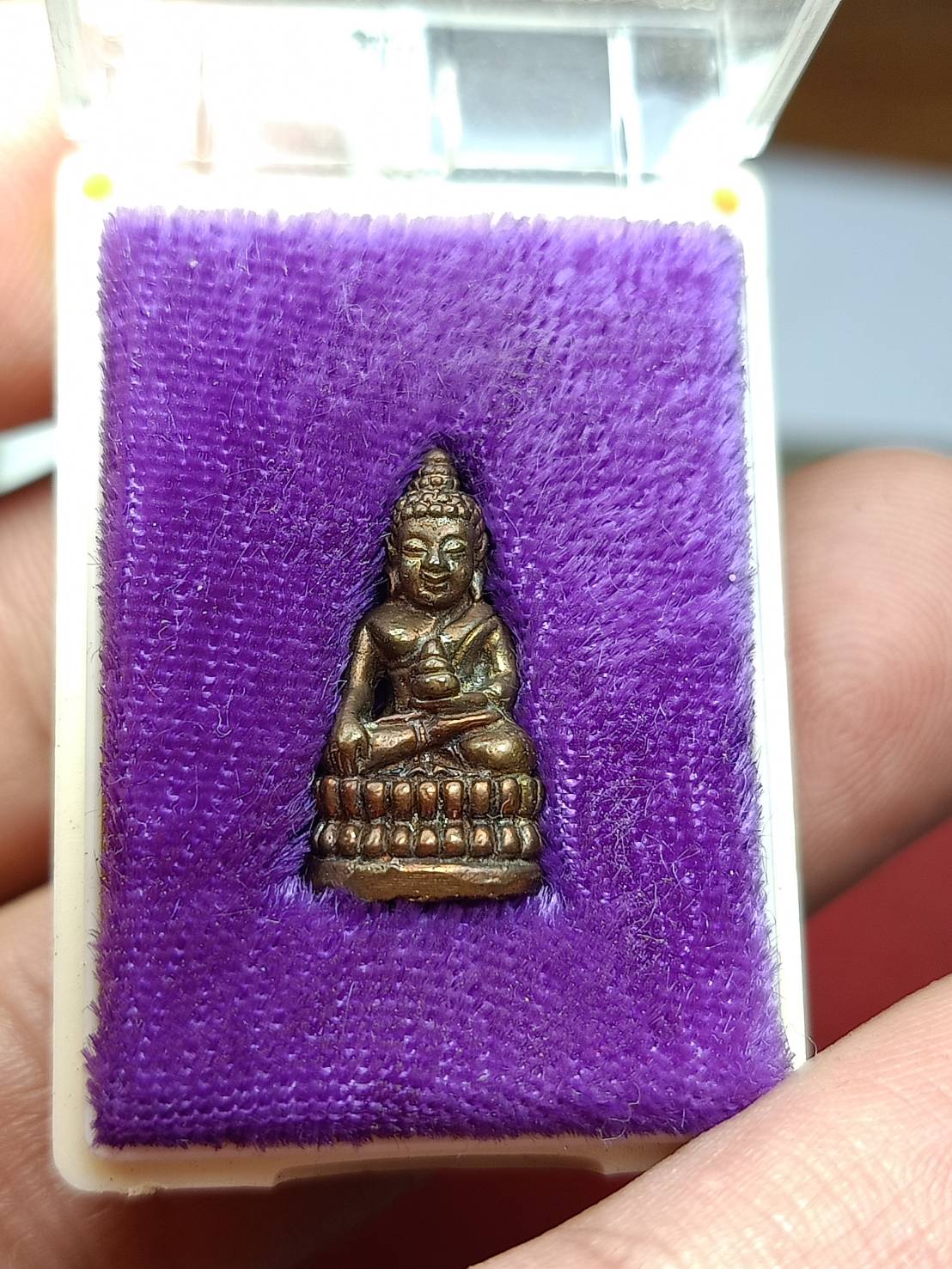 พระชัยวัฒน์ วัดสุทัศเทพวราราม กทม. ปี 2554 พร้อมกล่อง (SKU-10341)