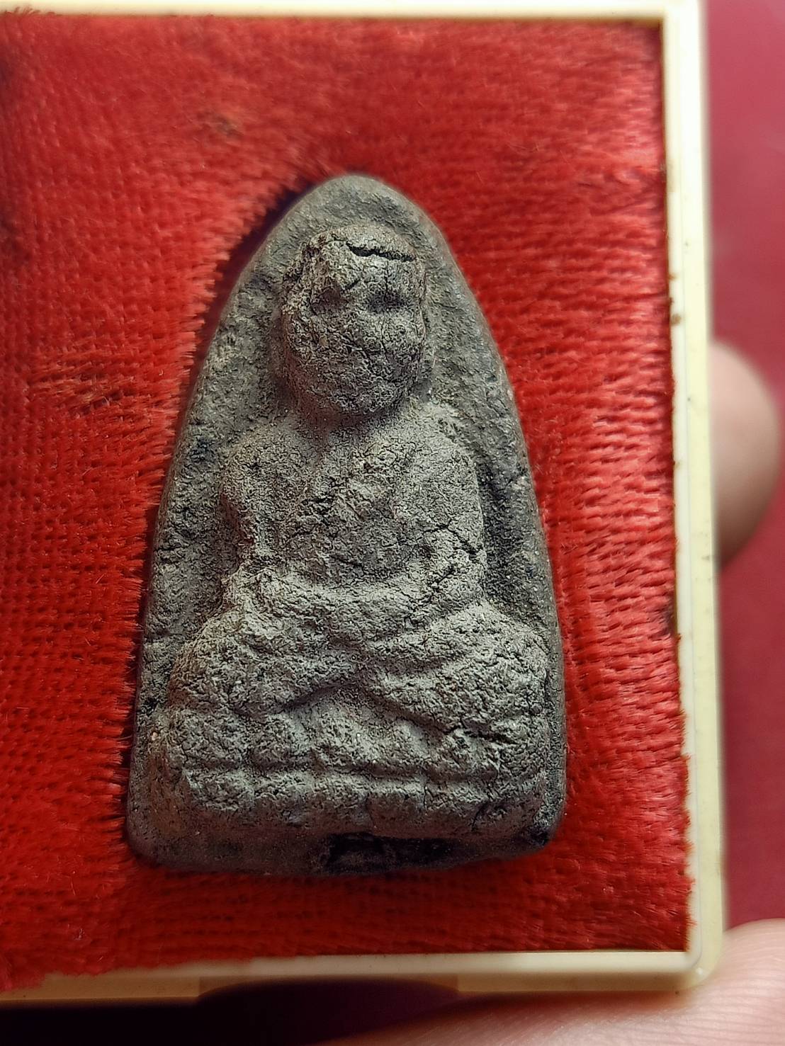 พระผงหลวงปู่ทวด วัดป่าโมก จ. พังงา ปี 2542 พร้อมกล่อง (SKU-12814)