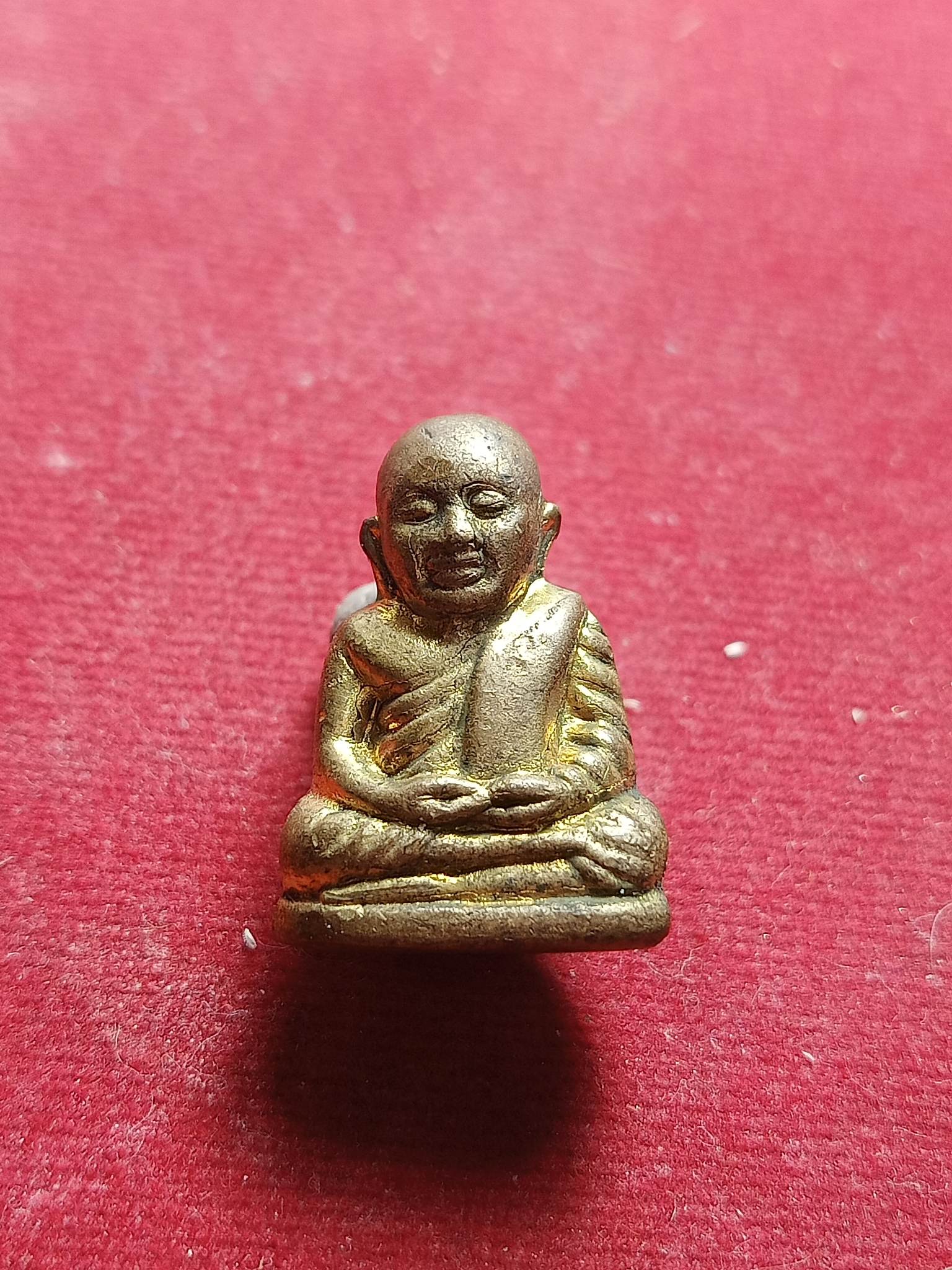 รูปหล่อหลวงพ่อเงิน วัดบางคลาน จ.พิจิตร ปี 2545 พร้อมกล่อง (SKU-01737)