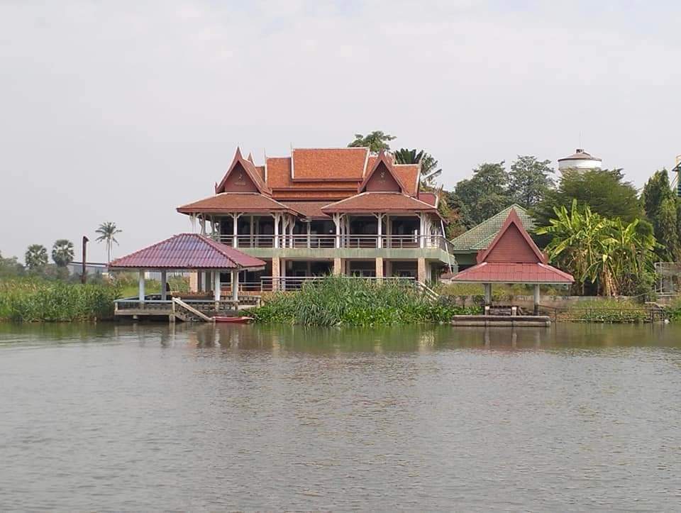 บ้านริมแม่น้ำท่าจีน 3 หลัง