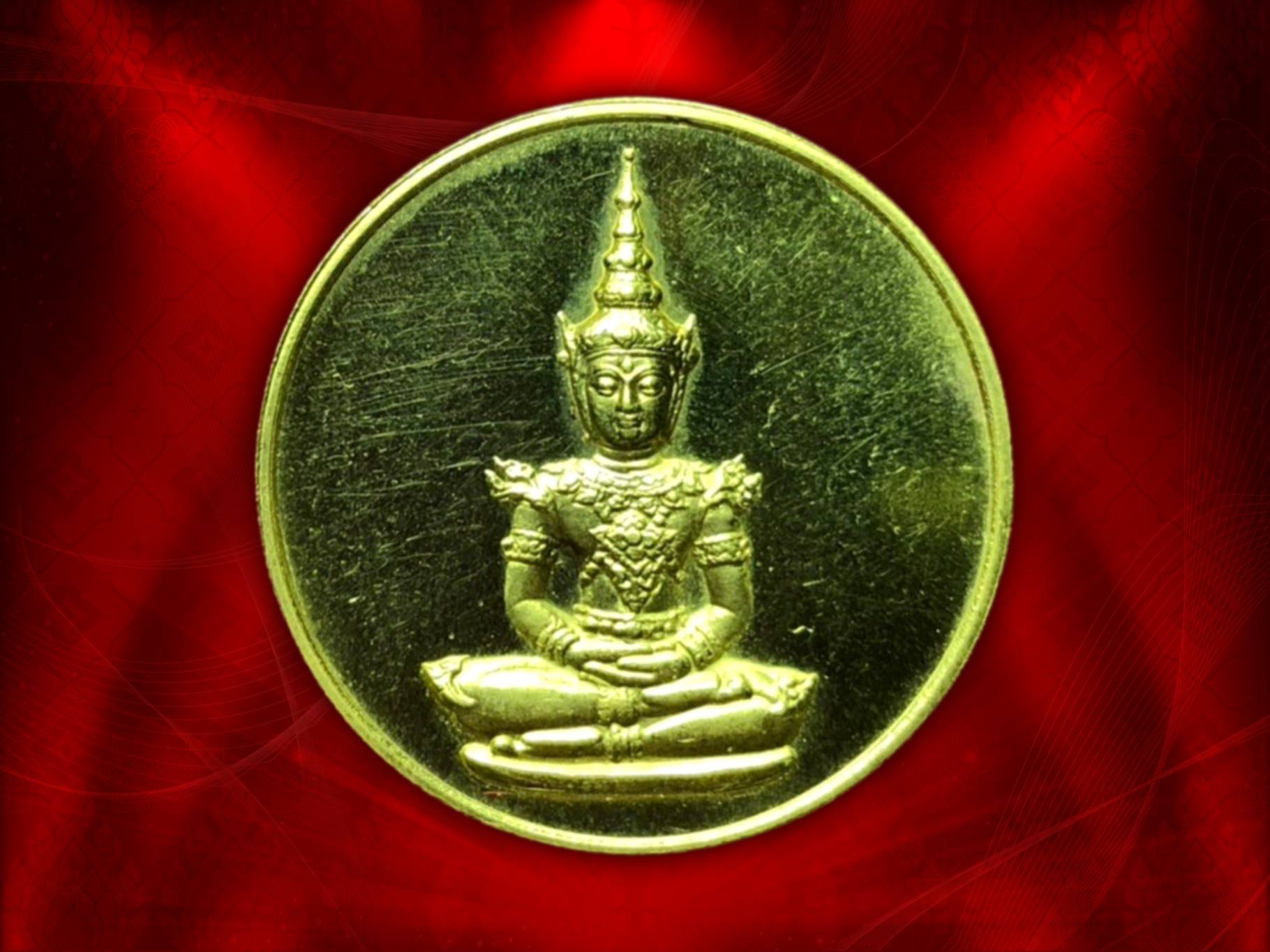 เหรียญพระแก้วมรกต ที่ระลึกซ่อมบูรณะฉัตร เหนือองค์พระแก้ว ปี 2531 เนื้อทองคำ 15.20 กรัม (1 บาท)