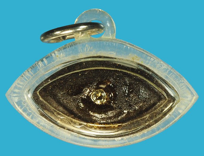 *37469 ดวงตาสวรรค์ หลวงพ่อผินะ วัดสนมลาว สระบุรี เลี่ยมพลาสติกเก่า 12