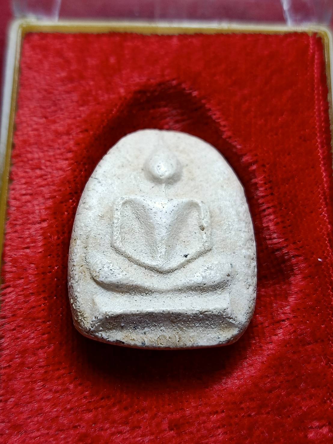 สมเด็จเล็บมือ รุ่น 1 วัดพระนอน จ.สุพรรณบุรี ปี 2516 พร้อมกล่อง (SKU-09484)