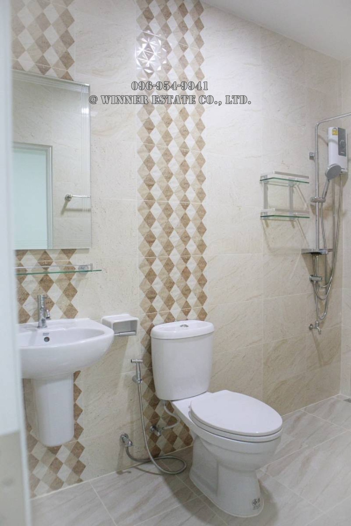 ขาย อาคารพาณิชย์ 3 ชั้น (สร้างใหม่) — 2 ห้องใหญ่ ใกล้ตลาดศรีเมือง ราชบุรี (บ้านสร้างใหม่จากโครงการ) (This post is available in 中文, ไทย)