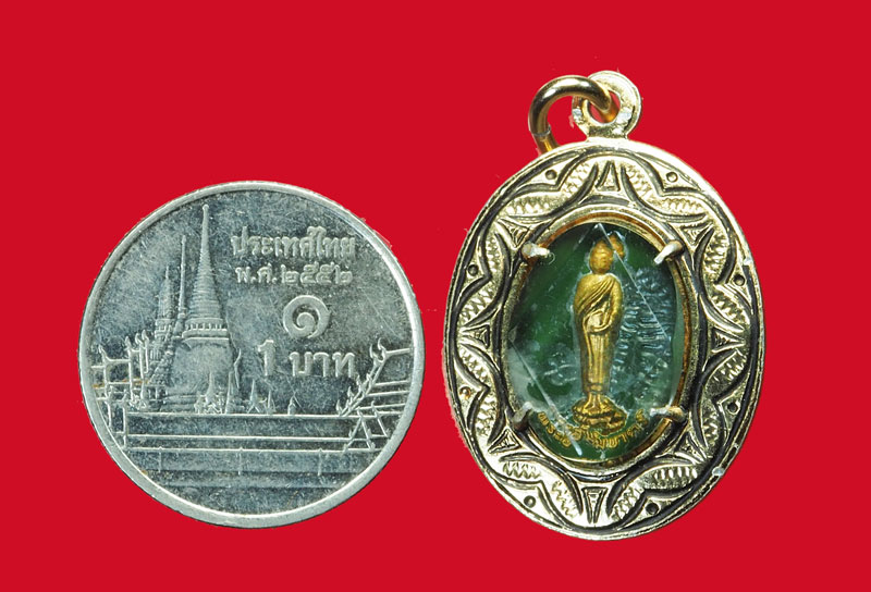 *31650 ล็อกเก็ตหลวงพ่อวัดบ้านแหลม หลังพระประจำวัน ปางอุ้มบาตร ยุคปี 250X สมุทรสาคร 79