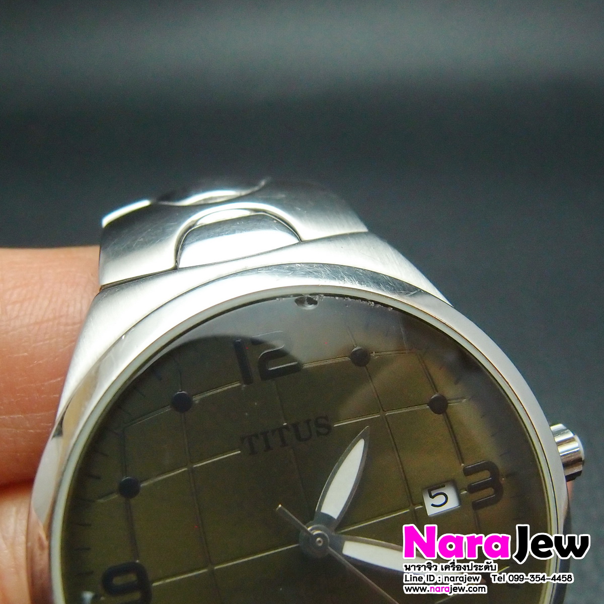นาฬิกา TITUS หน้าปัดสีเขียว ของหลุดจำนำ