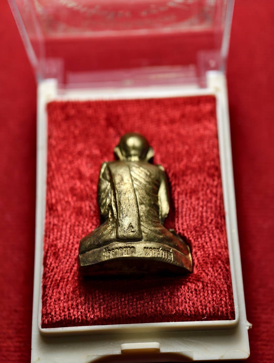 รูปหล่อปั้มหลวงปู่เปลื้อง วัดลาดยาว จ.นครสวรรค์ ปี 2553 พร้อมกล่อง (SKU-13628)