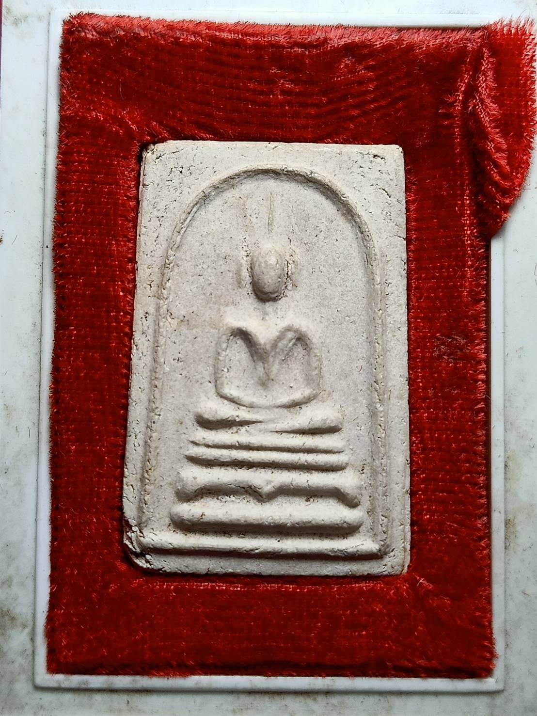 พระสมเด็จพิมพ์ขาโต๊ะ อาจารย์เสงี่ยม วัดสุทัศน์ กทม พร้อมกล่อง (SKU-05540)