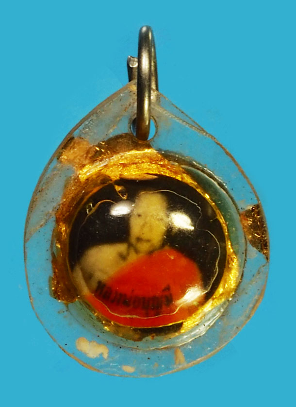 ขายแล้ว*35249 ลูกอมเทียนชัย หลวงพ่อบุญมี(หลวงพ่อเม็ด) วัดบึงกระจับ ฉะเชิงเทรา เลี่ยมเดิมจากวัด 25