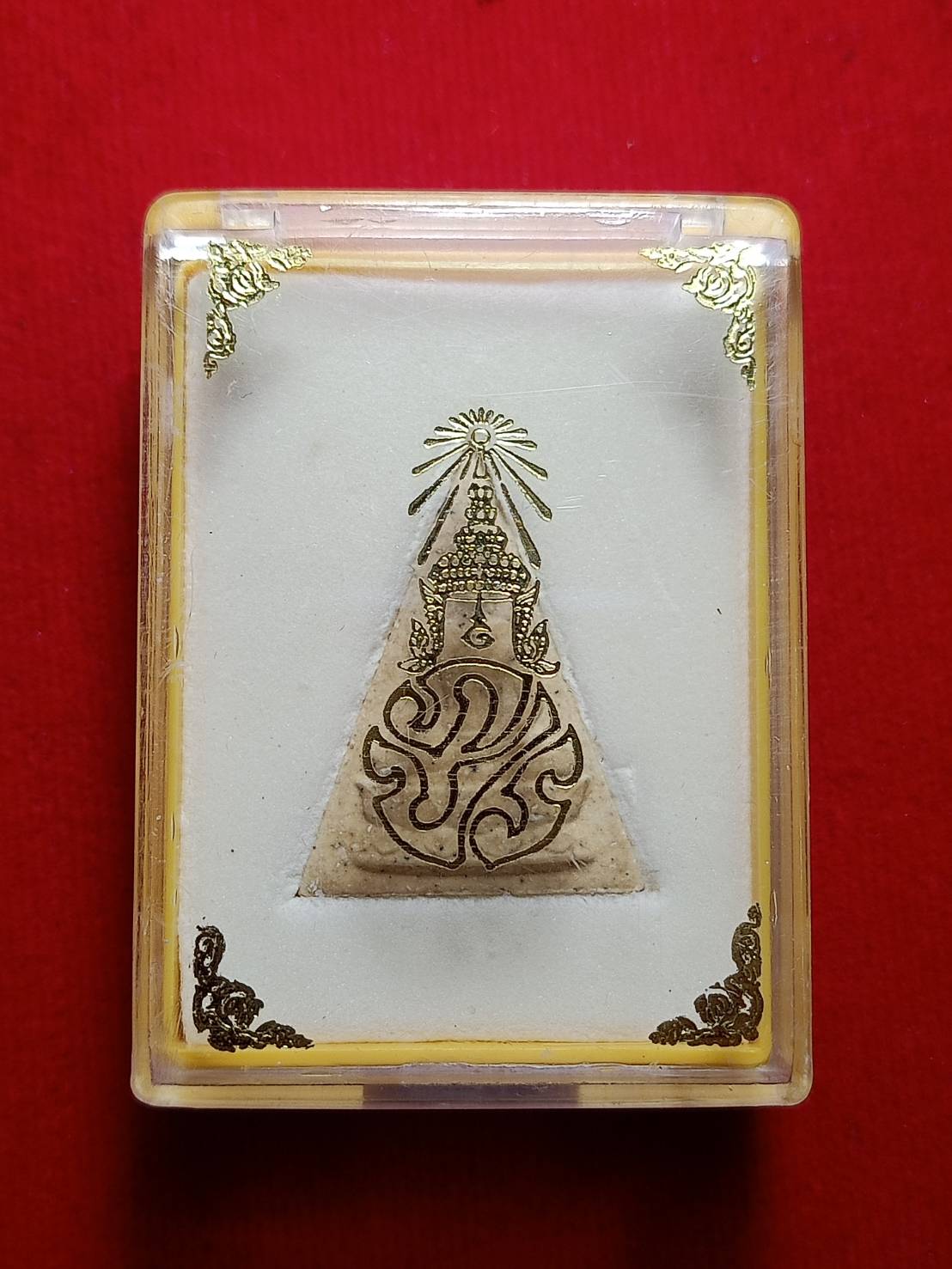 พระสมเด็จจิตรลดา ๒ เนื้อผงจิตรลดา หลัง ภปร. วัดบวรนิเวศ กทม. พร้อมกล่อง (SKU-11930)