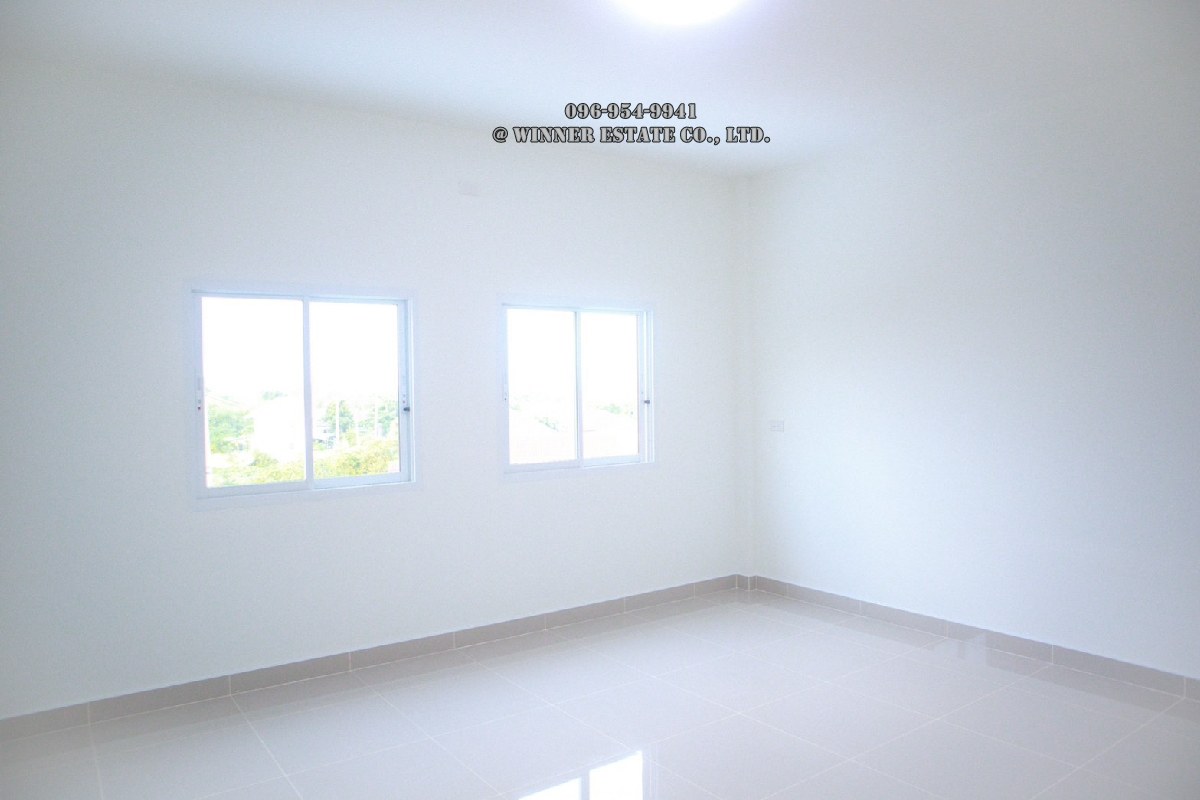 ขาย อาคารพาณิชย์ 3 ชั้น (สร้างใหม่) — 2 ห้องใหญ่ ใกล้ตลาดศรีเมือง ราชบุรี (บ้านสร้างใหม่จากโครงการ) (This post is available in 中文, ไทย)
