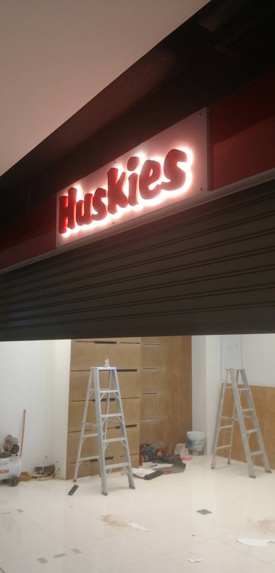 ป้ายอักษรไฟออกหลัง ป้ายอักษรซิงค์ทำสีไฟออกหลัง