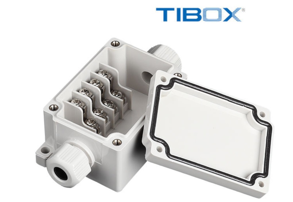 TIBOX TJ-4P กล่องพลาสติก พร้อมเทอร์มินอลบล็อก (Plastic Terminal Block Box IP66) 4Pole 10A Size : 102x50x40 mm.