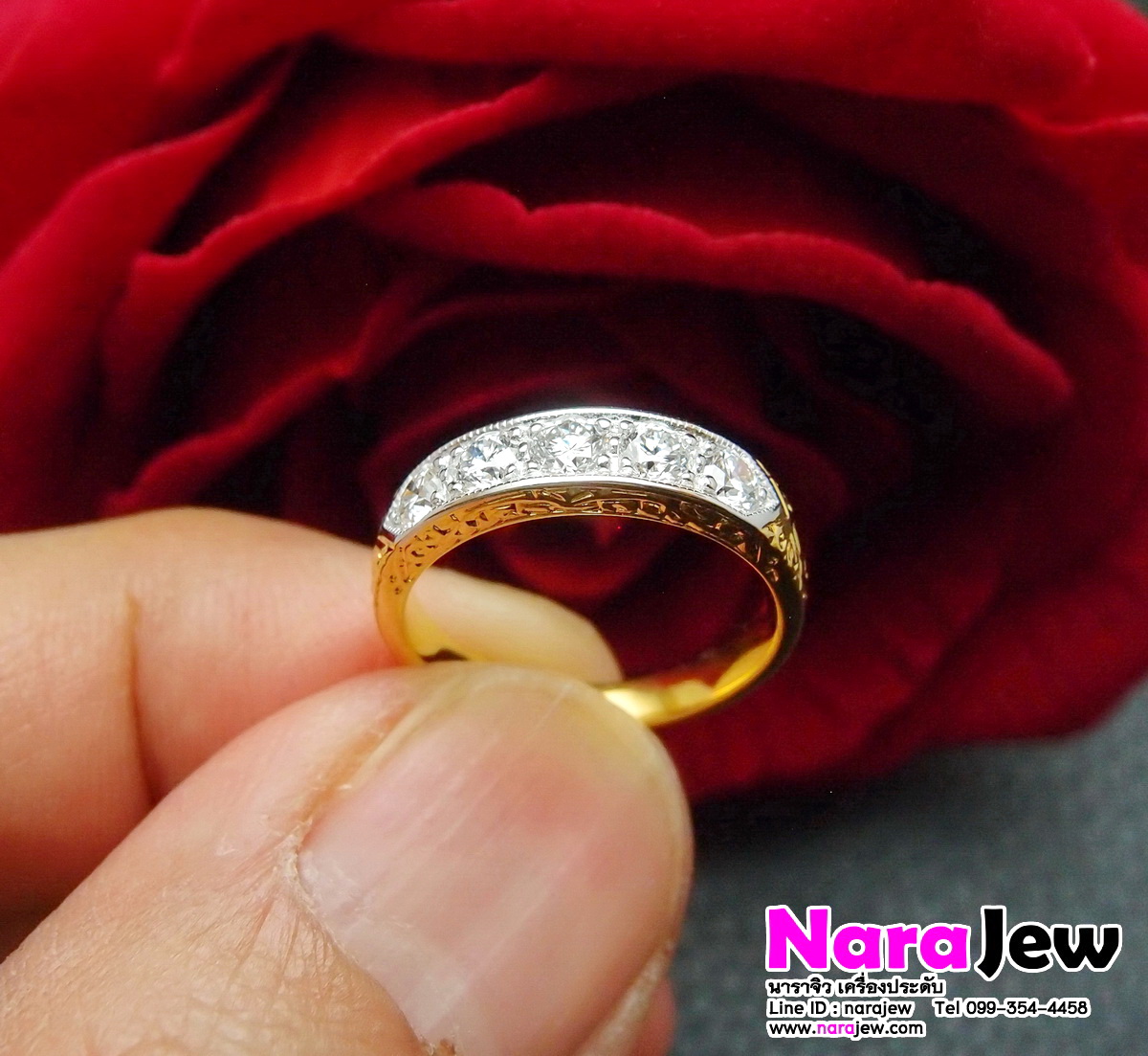 แหวนเพชรแถว เม็ดละ 12 ตัง ประดับเพชรแท้รวม 0.60 กะรัต เพชรน้ำขาว 97 เล่นไฟวิ้งๆ