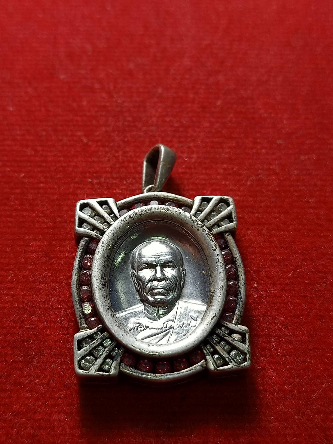 ล็อกเก็ตประดับพลอย หลวงพ่อสด วัดธรรมกาย (SKU-08729)