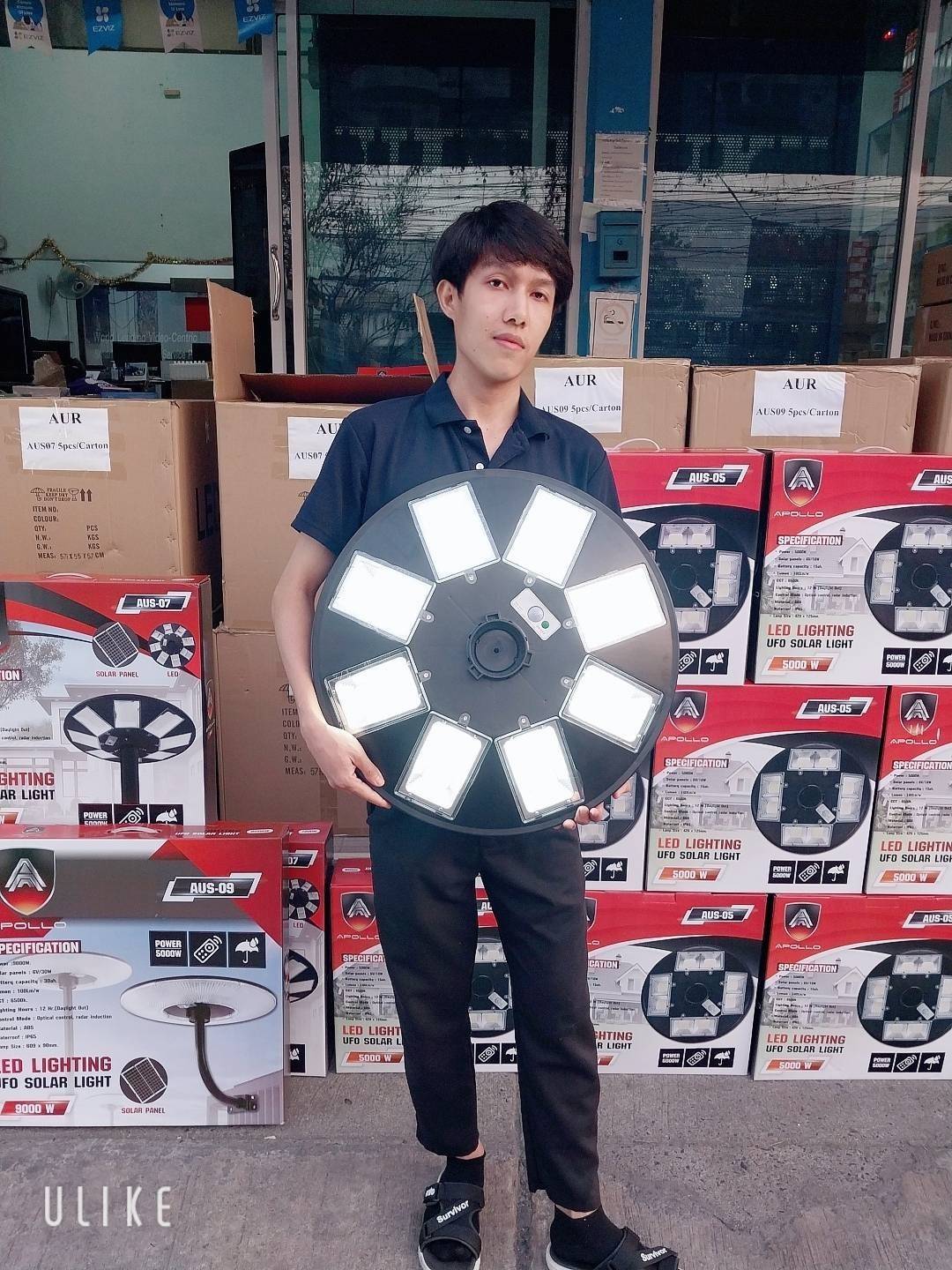 Apollo UFO Solar Light ไฟถนนโซล่าเซลล์ทรงจานบิน รุ่น AUS-07 7000W