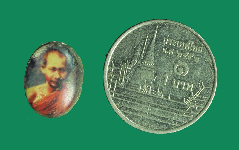 *32170 ล็อกเก็ตรูปถ่ายหลวงพ่อเกษมเขมโก สุสานไตรลักษณ์ ลำปาง หน้าหนุ่ม 70