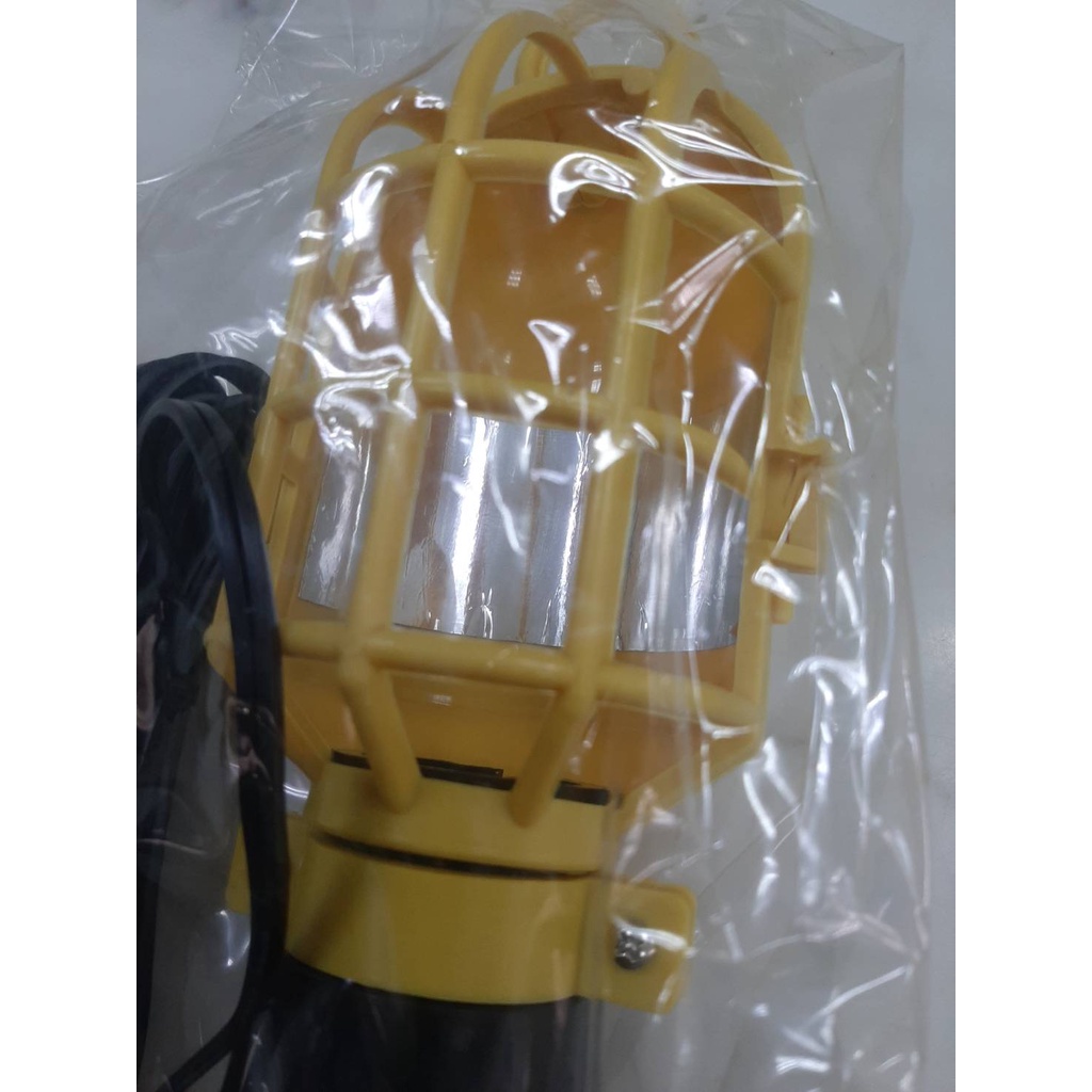 โคมไฟ pvc ตรา 3 เฟืองแบบหนีบแบ็ต หรือ รุ่น เสียบปลั๊ก สายยาว 8 ม (ราคารวมแวท). โคมไฟเพดาน ไฟงานก่อสร้าง ไฟส่องทาง (จำนวน 1 อัน)