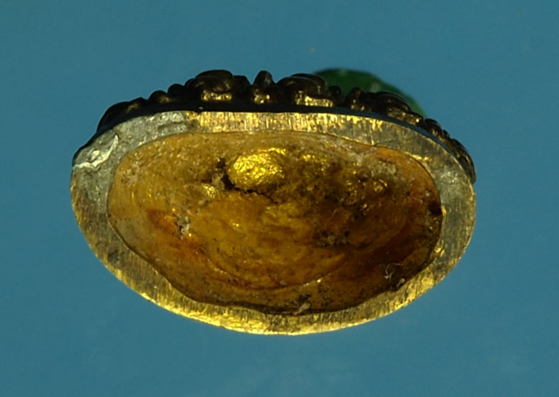 *29858 พระกริ่งฐานกวง ด้านหลังต๊อกโค๊ด เนื้อทองแเหลือง ไม่ทราบที่และปีสร้าง 7