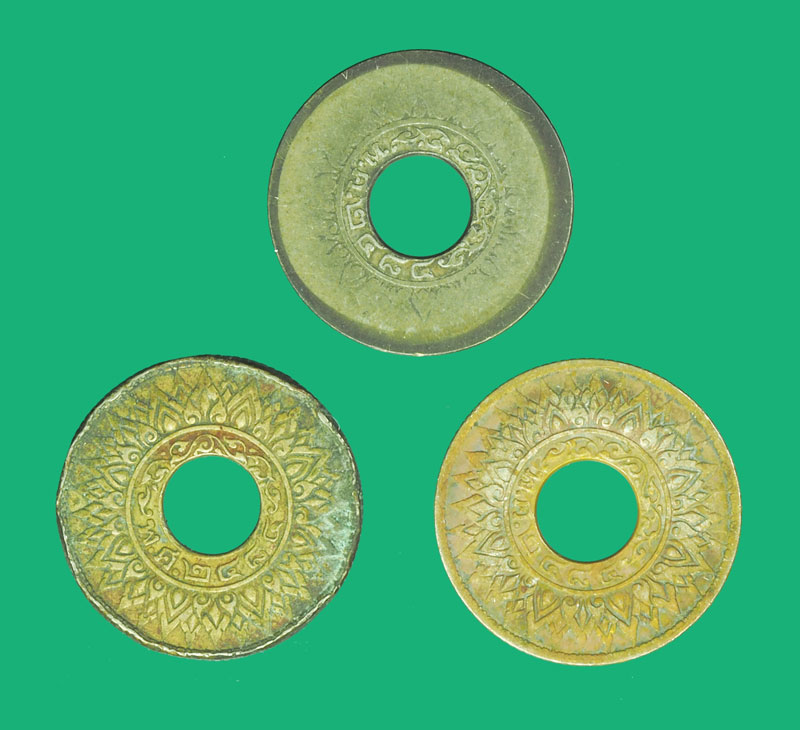 *38535 เหรียญกษาปณ์ ราคาหน้าเหรียญ 10 สตางค์ ปี 2484 จำนวน 3 เหรียญ เนื้อเงิน 10.1