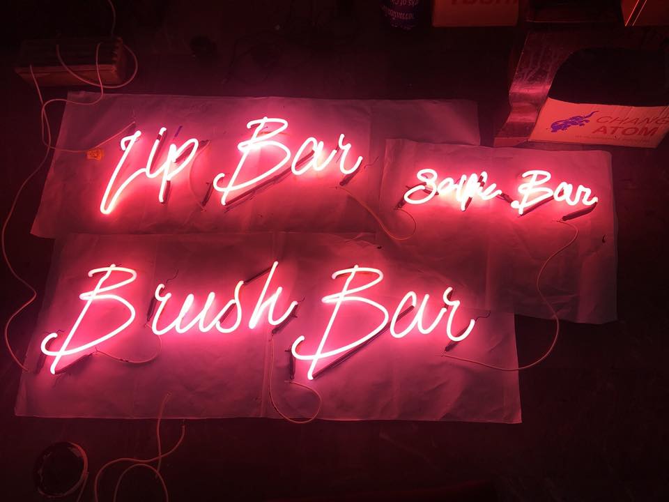 ป้ายไฟนีออนดัดหลอดแก้ววินเทจ