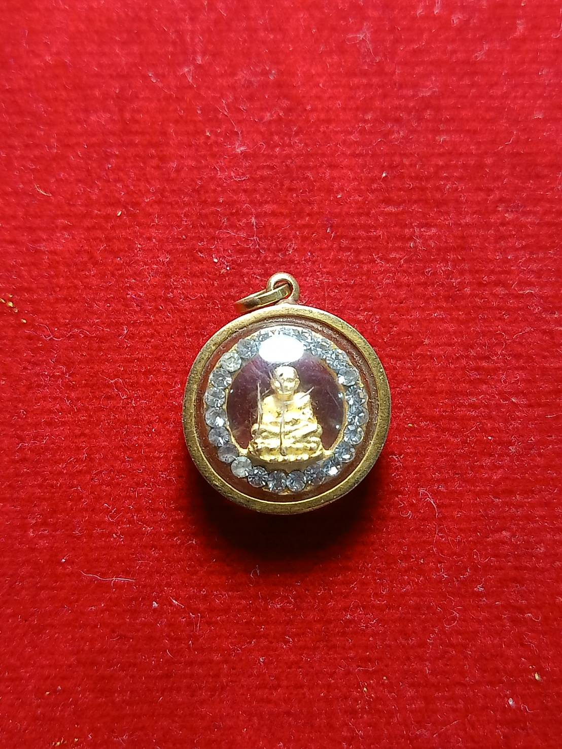 หลวงปู่ทวด เลี่ยมทองล้อมพลอย ไม่ทราบที่ (SKU-04965)