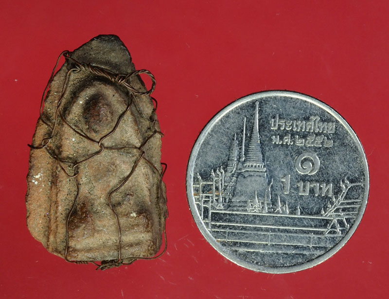 *29871 พระเนื้อดินหลังลายผ้า ถักลวดเก่า ไม่ทราบที่ 13