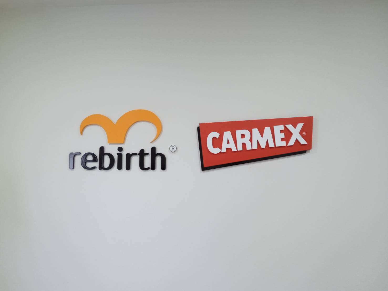 ป้ายอักษรพาสวู๊ดทำสี