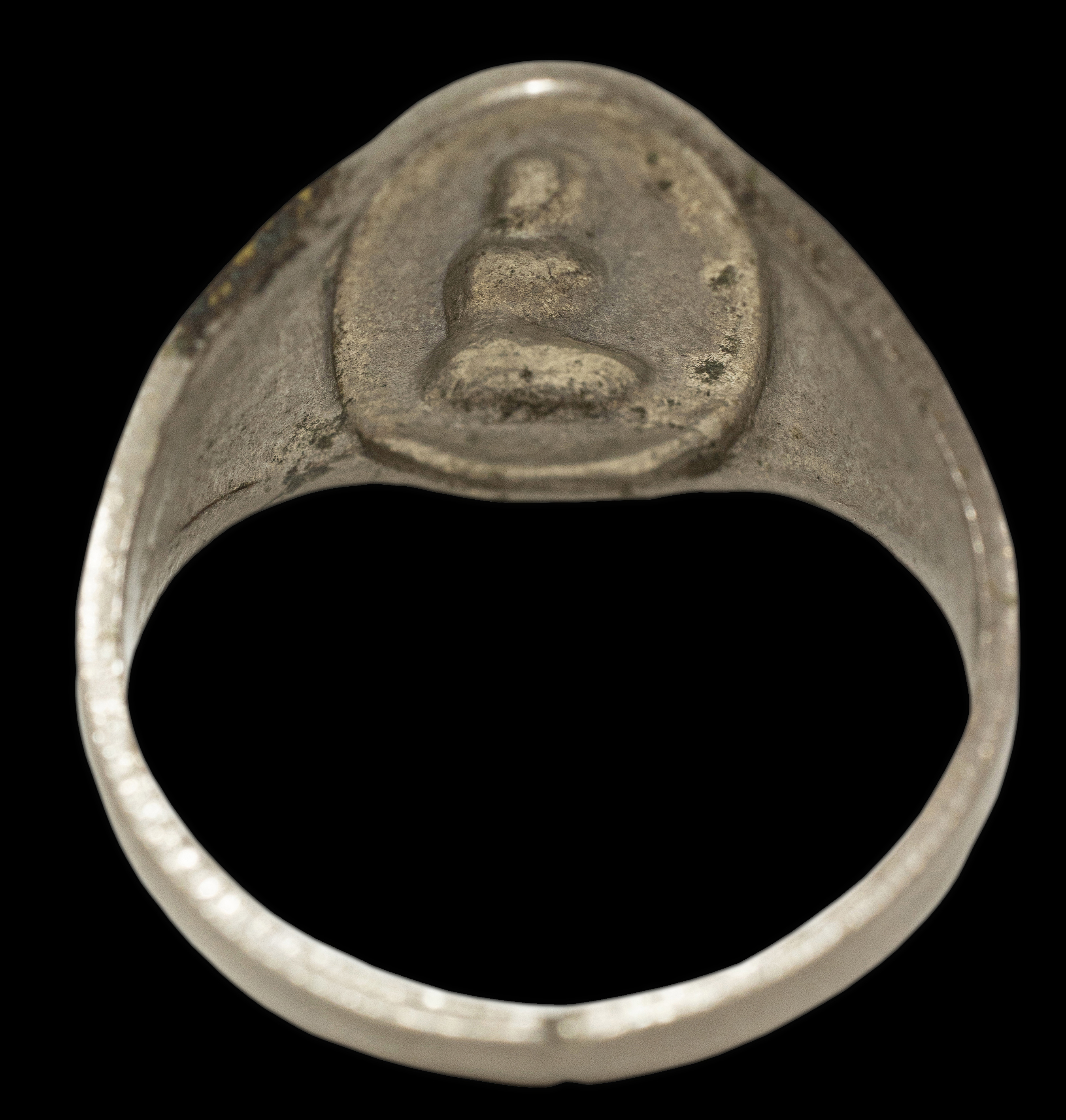 แหวนนางกวักหลวงพ่อกวย วัดโฆสิตาราม รุ่นผูกพัทธสีมา เนื้อทองเหลืองชุบนิเกิ้ล ปี 2521