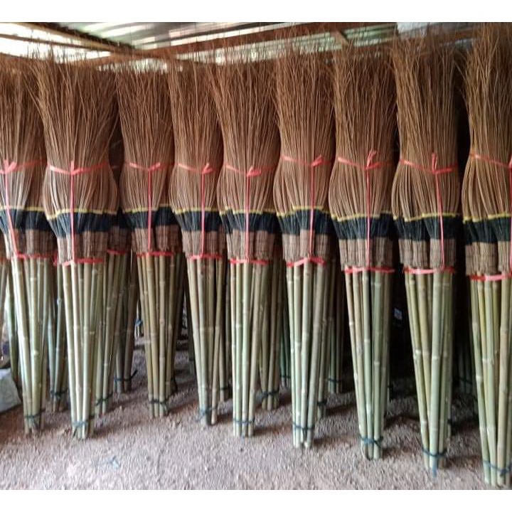 ไม้กวาด กทม. อย่างดี ขายส่ง (มันละ 10อัน)(ราคารวมแวท) ของแท้100% ไม้กวาดทางมะพร้าว ไม้กวาดถนน ไม้กวาดจัมโบ้{2301804901}