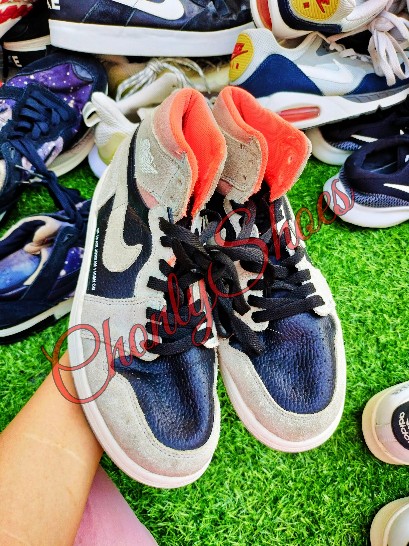 second hand sneakers