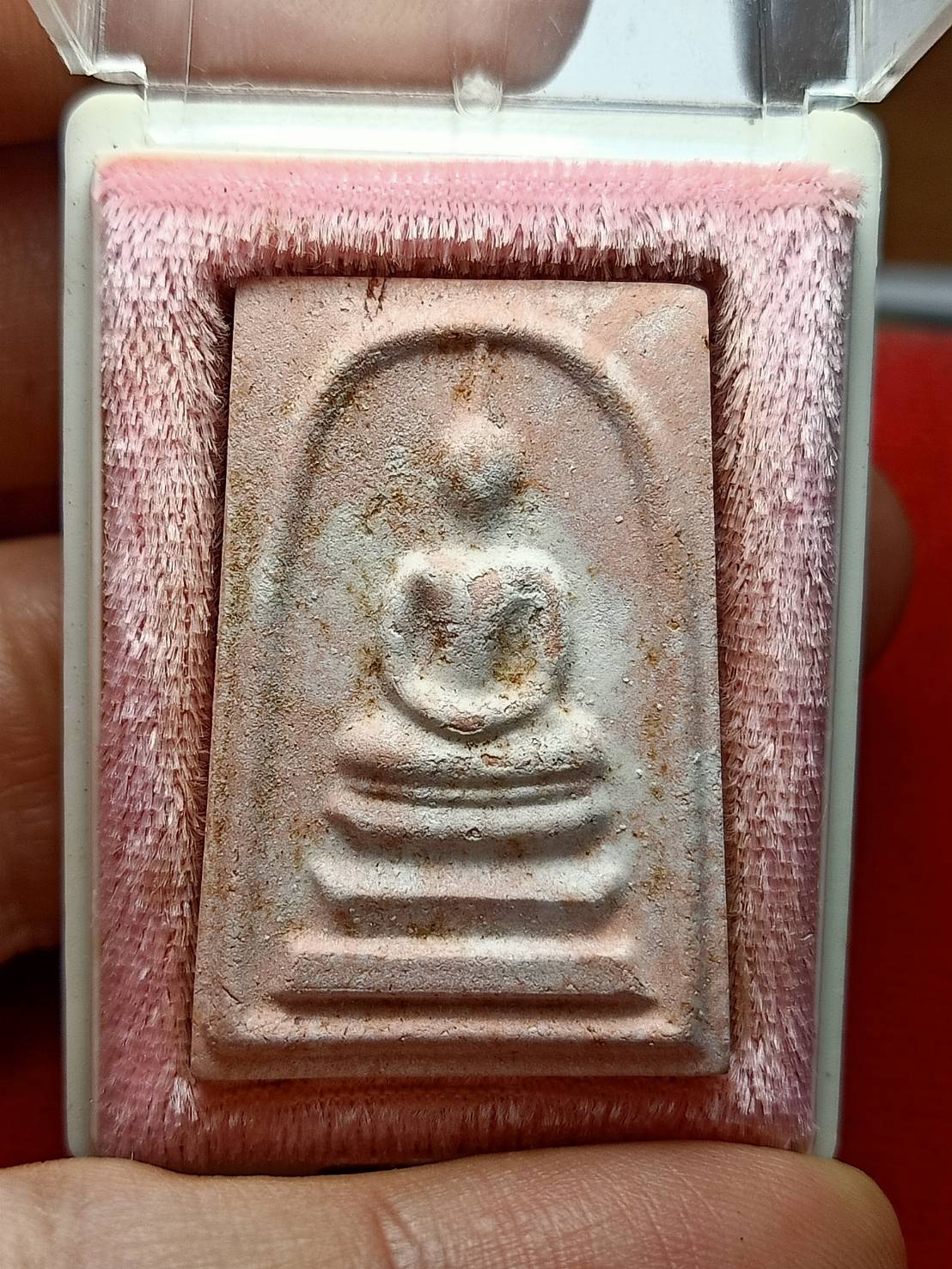 สมเด็จพระประธานอกร่อง รุ่นเพิ่มทรัพย์ วัดอินทรวิหาร กทม. ปี 2550 พร้อมกล่อง (SKU-08024)