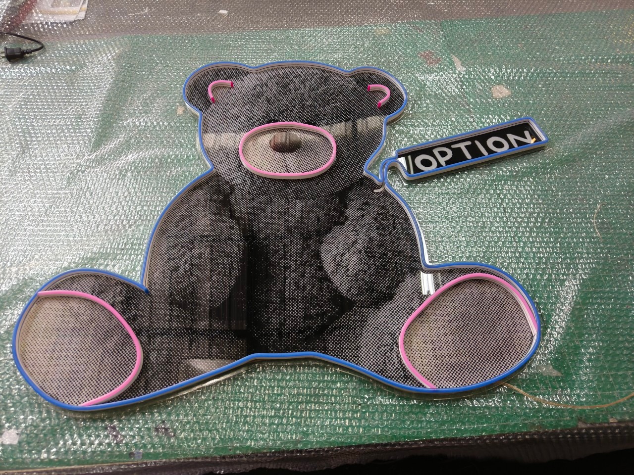 ป้ายไฟดัด น้องหมี