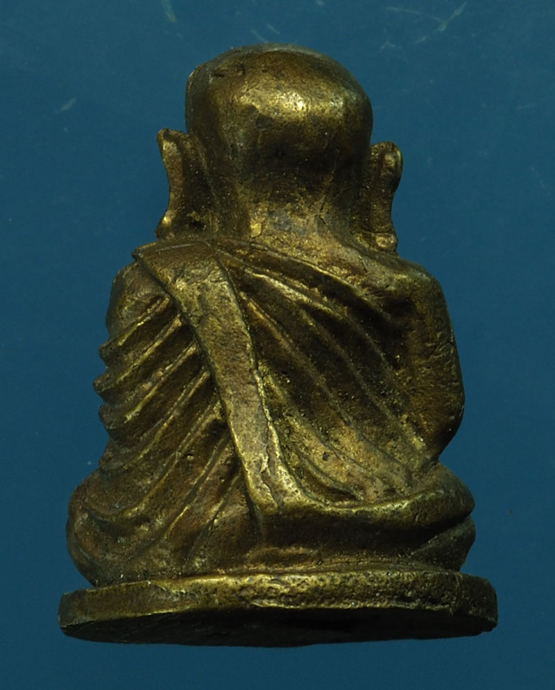 *28658 รูปหล่อหลวงพ่อเงิน โต๊ต ช ไม่ทราบที่และปีสร้าง 8