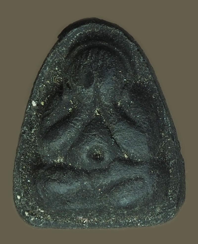 *40245 พระปิดตา หลังยันต์อุ เนื้อผงผสมว่าน พอมีอายุไม่ทราบที่และปีสร้าง 6