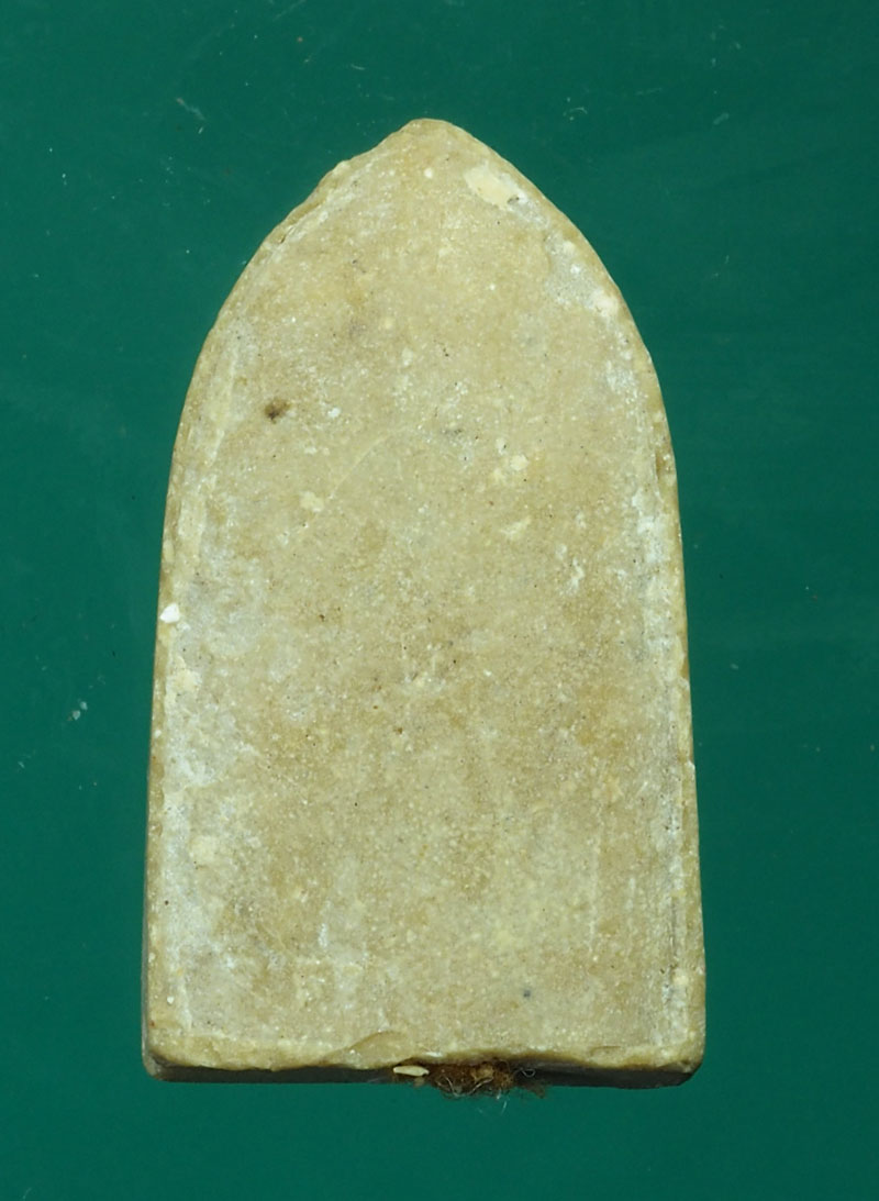 *28809 พระรอดฝังตะกรุดทองแดง เนื้อผงน้ำมัน ไม่ทราบที่และปีสร้าง 9