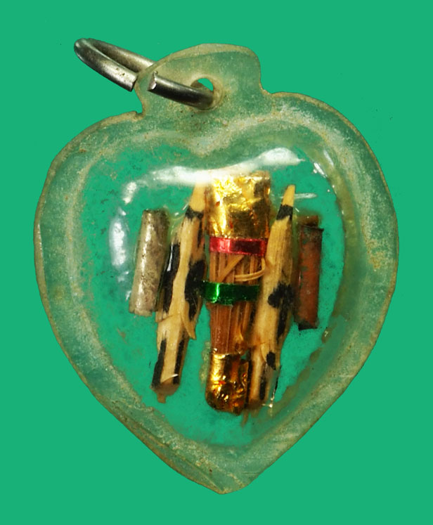 *35083 ตะกรุดสาริกา หลวงพ่อเคน วัดถ้ำเขาอีโต้ ปราจีนบุรี ปี 2500-2501 เลี่ยมพลาสติกเดิมจากวัด 12