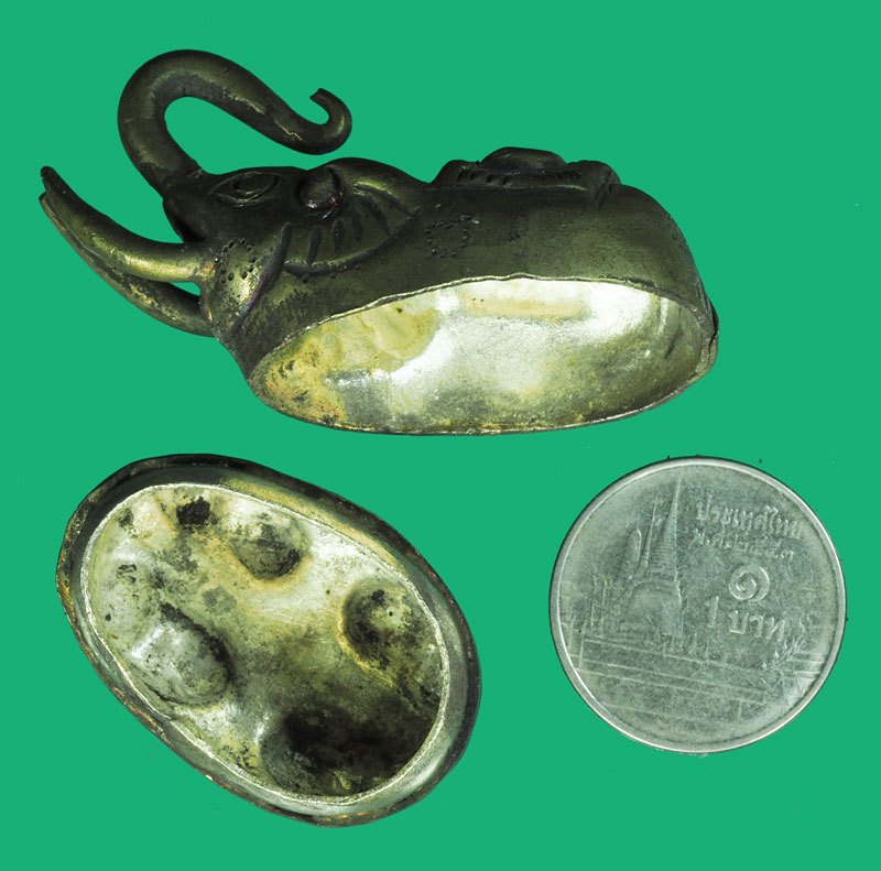 *40132 ตลับเหมาะสำหรับใส่สีผึ้ง รุปช้าง เก่าพอมีอายุ 16