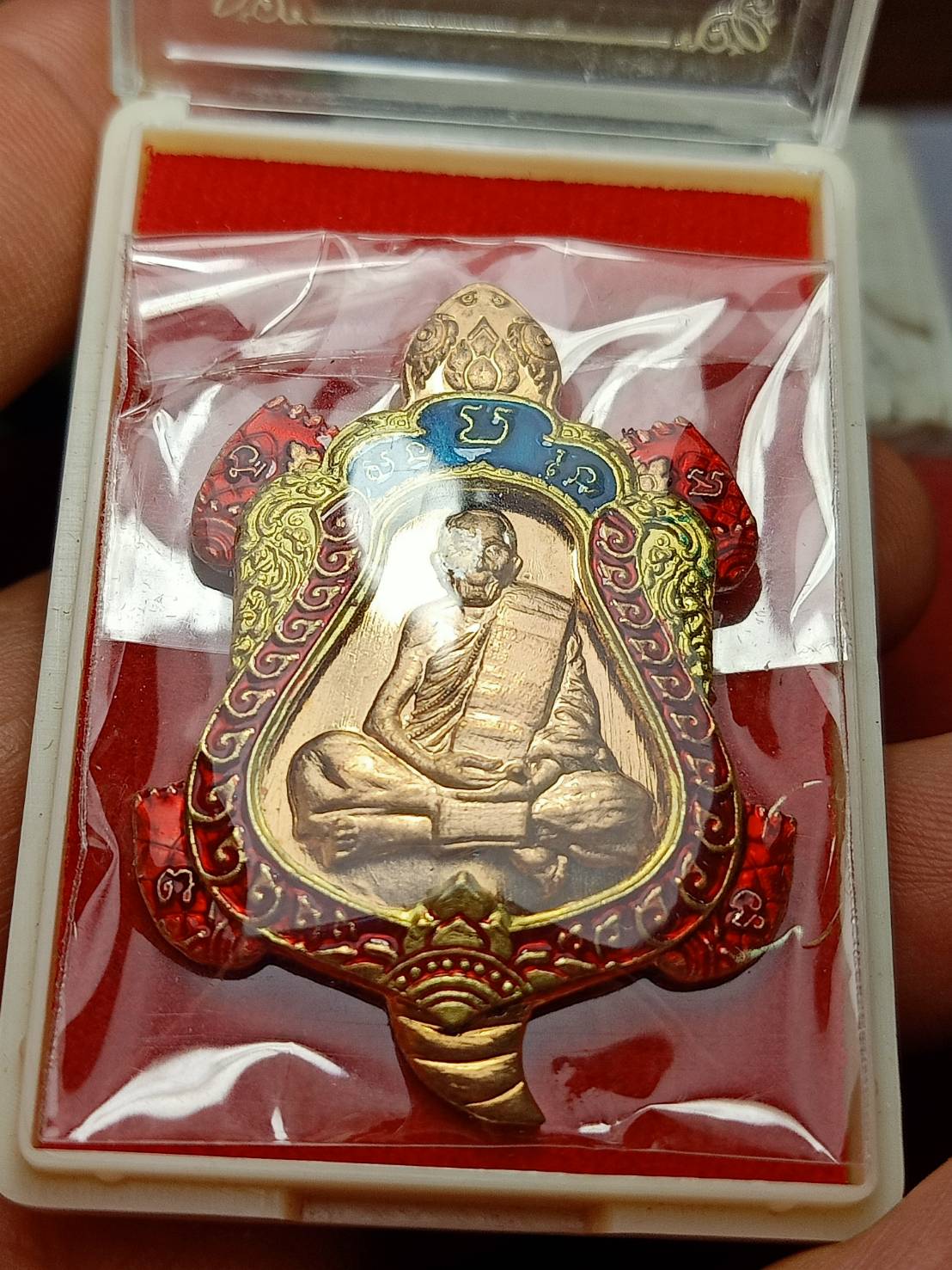เหรียญหลวงพ่อแสน เศรษฐีรวยสมปรารถนา วัดบ้านหนองจิก จ.ศรีสะเกษ ปี 2562 พร้อมกล่อง (SKU-09656)