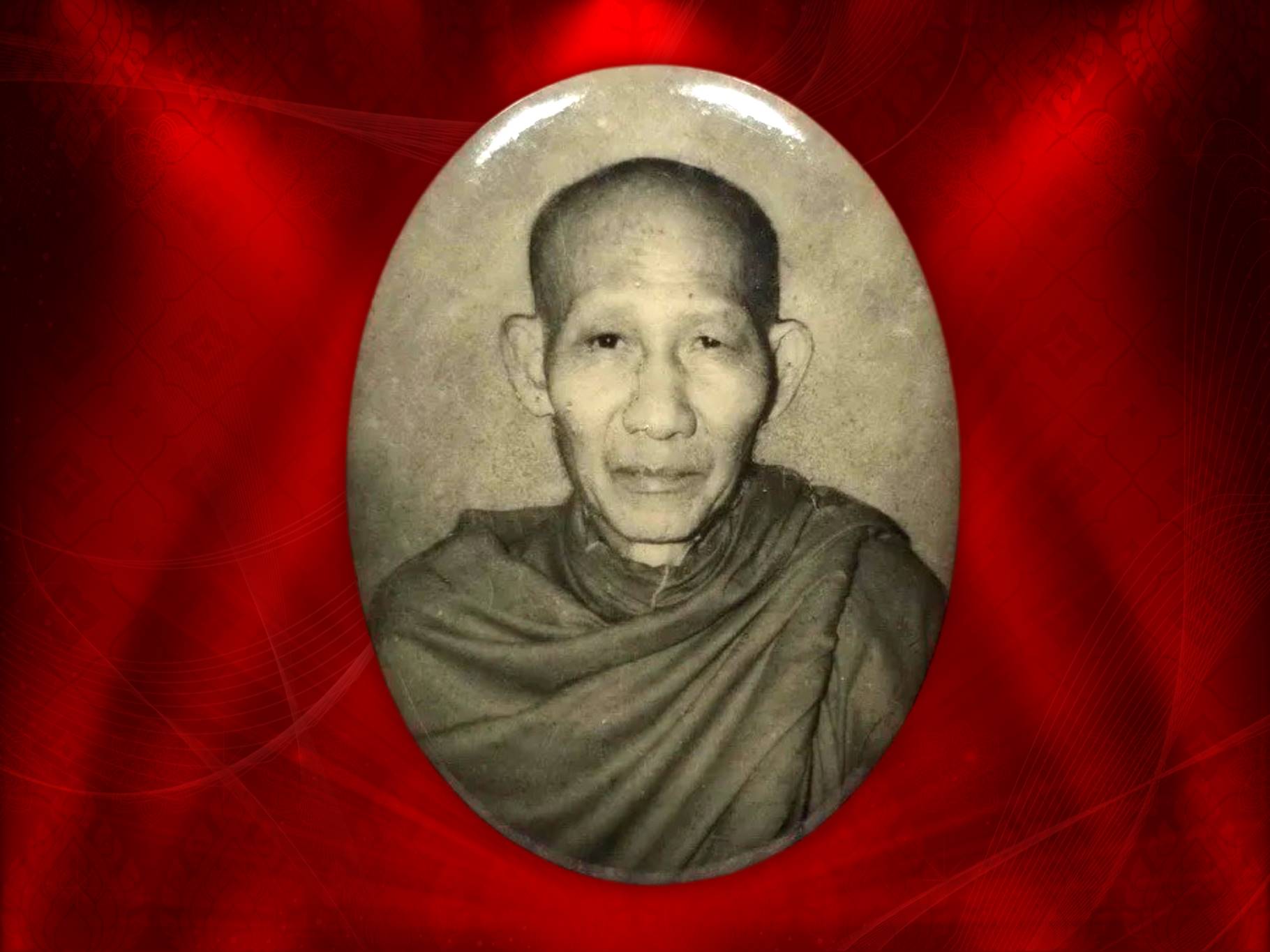 ล็อกเก็ตอมตะรุ่นแรก รุ่นมงคลเกษม ๘๑ หลวงพ่อเกษม เขมโก จ.ลำปาง บรรจุวัตถุมงคล ๙ ประการ หลังทองแดง ปี พ.ศ.2535 สร้าง ๕,๐๐๐ องค์ ( โค๊ต เขมโก อยู่ใต้ยันต์ น ) หายากสุด ๆ ครับ