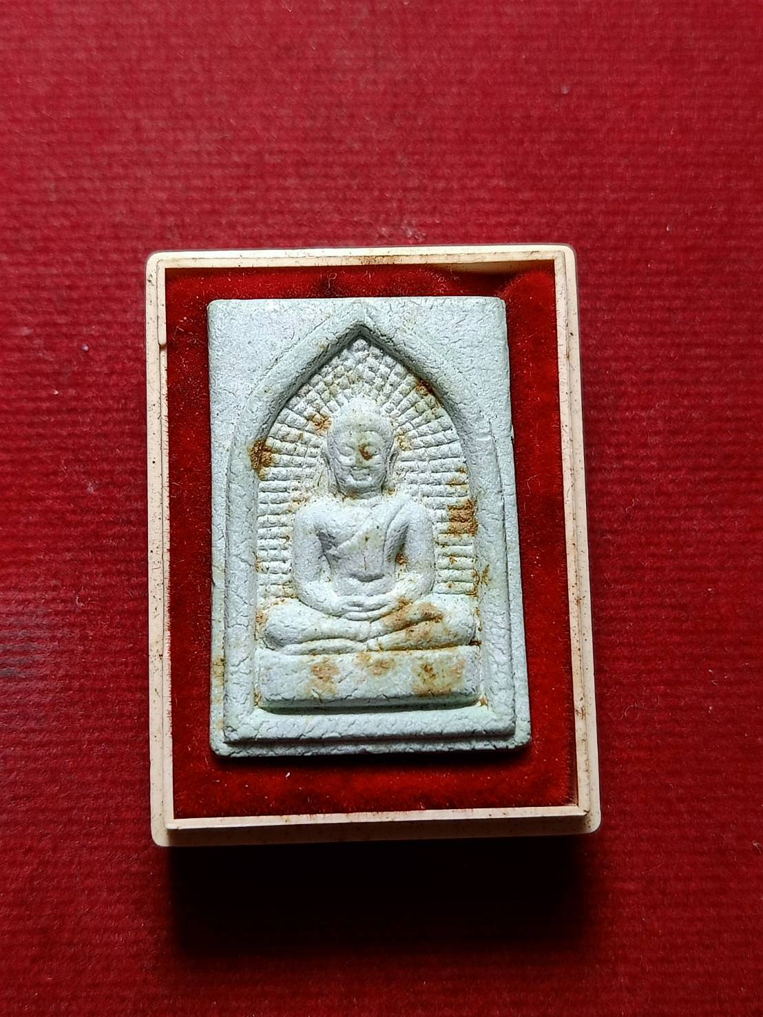 พระหยกหลวงพ่อวิริยังค์ วัดธรรมมงคล กทม. ปี 2536 พร้อมกล่อง (SKU-05825)