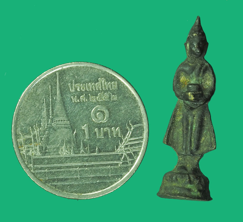 ขายแล้ว*38586 พระประจำวัดหล่อ พิมพ์วันพุทธ อุ้มบาตร เนื้อขันลงหินเก่า ยุคประมาณปี 2500 ไม่ทราบที่ 8