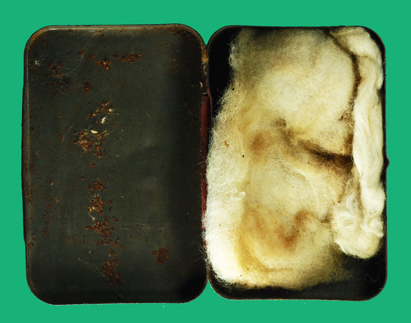 *33315 ตลับบุคส์แล็ก กล่องเล็ก จะหายากกว่ากล่องใหญ่ ยุค พ.ศ. 24XX ฝาปิดเปิดสมบูรณ์ไม่เสีย 17