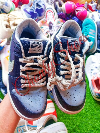 second hand shoes
