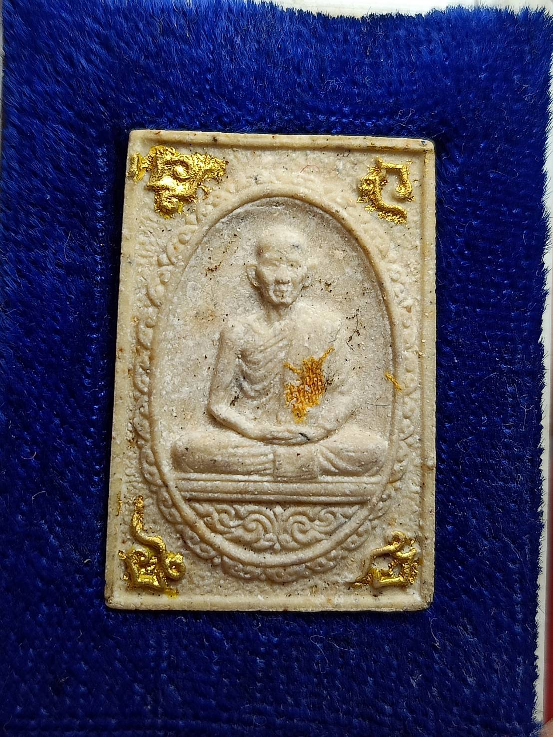 พระผงหลวงพ่อเกษม เขมโก สำนักสุสานไตรลักษณ์ จ.ลำปาง ปี 2533 พร้อมกล่อง (SKU-09473)