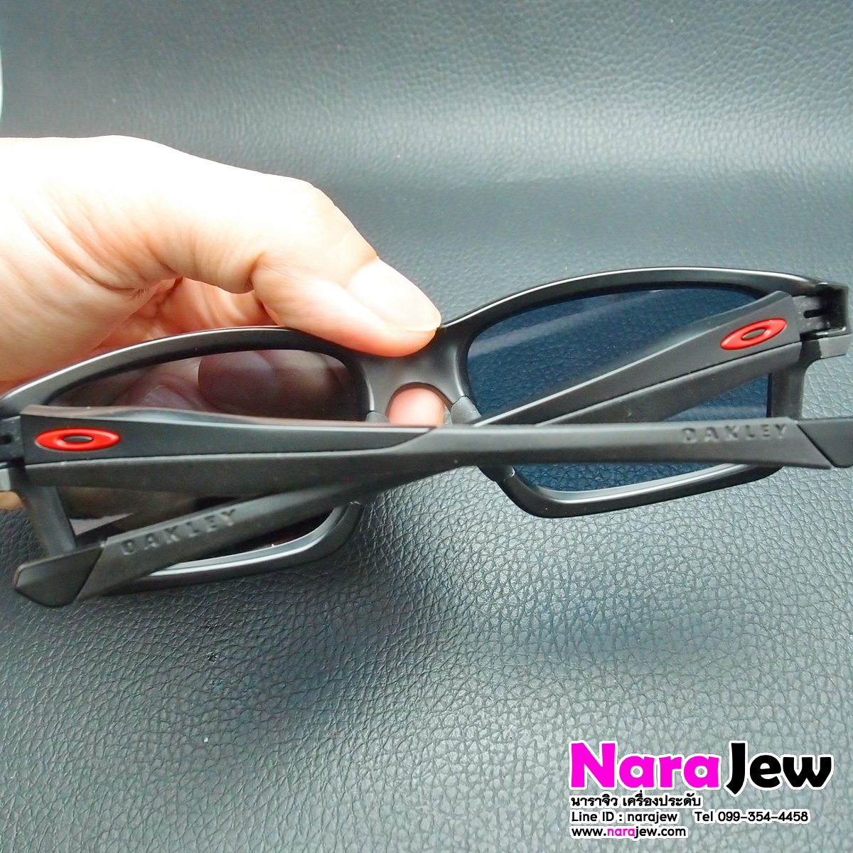 Oakley แว่นกันแดด รุ่น Chain link ของแท้จาก shop หลุดจำนำ