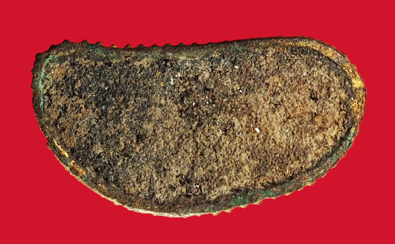 *28127 พระรัตนะปางมารวิชัย ลงรักปิดทอง ขนาดหน้าตัก 1 นิ้ว สูง 2.8 นิ้ว เนื้อทองเหลือง 2