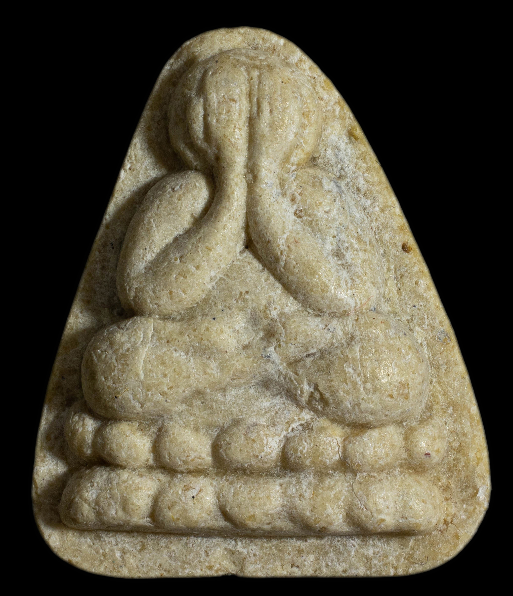 พระปิดตาหลวงพ่อกวย วัดโฆสิตาราม ปี 2515 เนื้อผงน้ำมัน พิมพ์หลังยันต์ครู