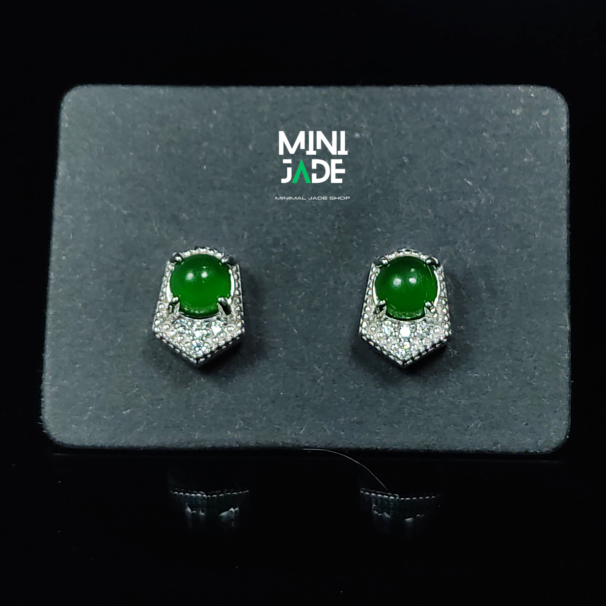 ต่างหูหยก jadeite เนื้อแก้วเขียวจักรพรรดิ ขนาด 4.5 มม