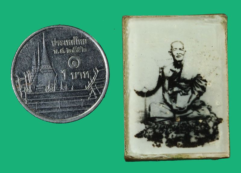 *35303 รูปถ่ายอัดกระจกหลวงพ่อน้อย วัดเก้าชั่ง สิงห์บุรี เก่า 82